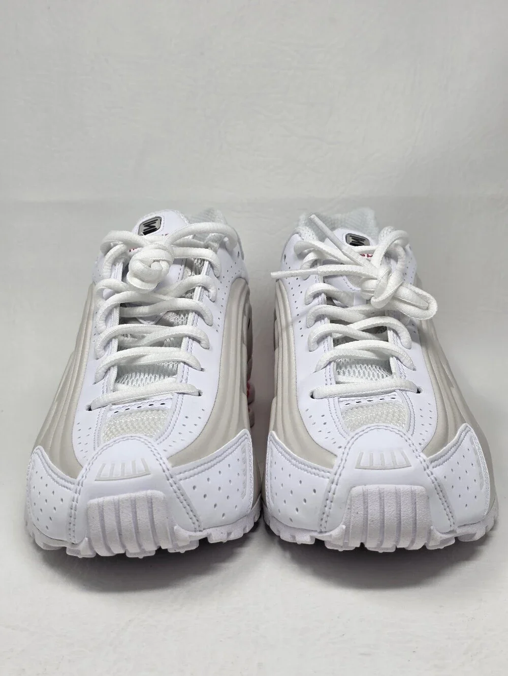 Nike Shox R4 AR3565-103 White Phantom Red Sneakers Women's Size 8.5 New
